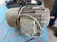 Motor - afbeelding 2 van  2