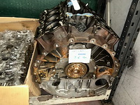 Motorblok en diverse auto onderdelen - afbeelding 2 van  6