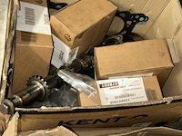 Motorblok en diverse auto onderdelen - afbeelding 6 van  6