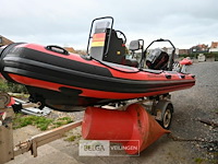 Motorboot highfield met buitenboordmotor en trailer