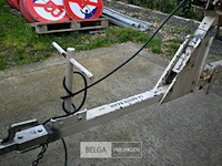 Motorboot highfield met buitenboordmotor en trailer - afbeelding 7 van  12