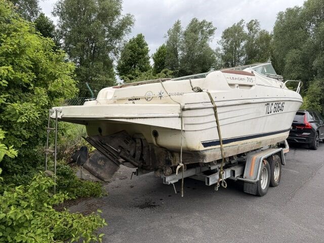 Motorboot jeanneau 705 leader (op en met aanhangwagen) - afbeelding 34 van  40