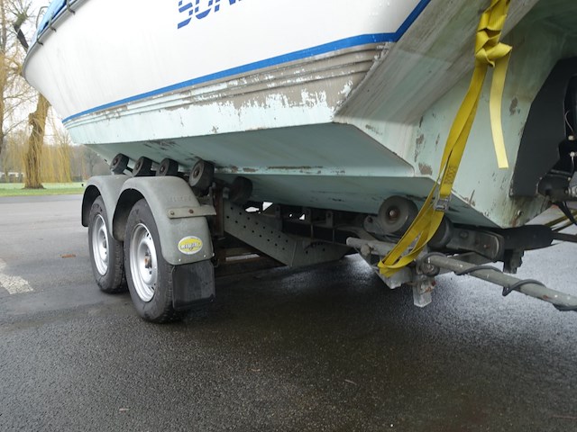 Motorboot sunbird corsair 218 + aanhangwagen - afbeelding 3 van  23