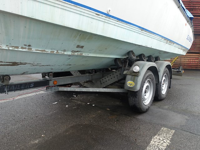 Motorboot sunbird corsair 218 + aanhangwagen - afbeelding 4 van  23