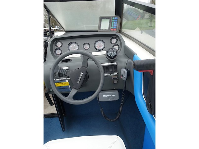 Motorboot sunbird corsair 218 + aanhangwagen - afbeelding 11 van  23