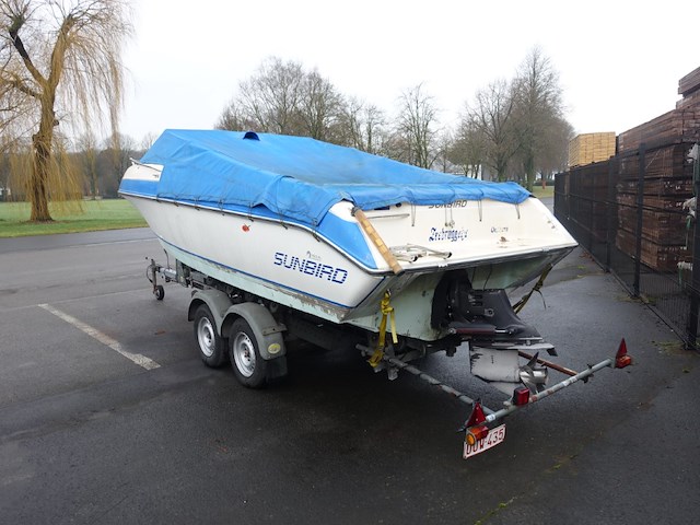 Motorboot sunbird corsair 218 + aanhangwagen - afbeelding 19 van  23