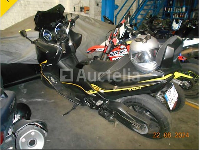 Motorfiets - scooter - 2 wielen - yamaha - xp530 - afbeelding 2 van  6