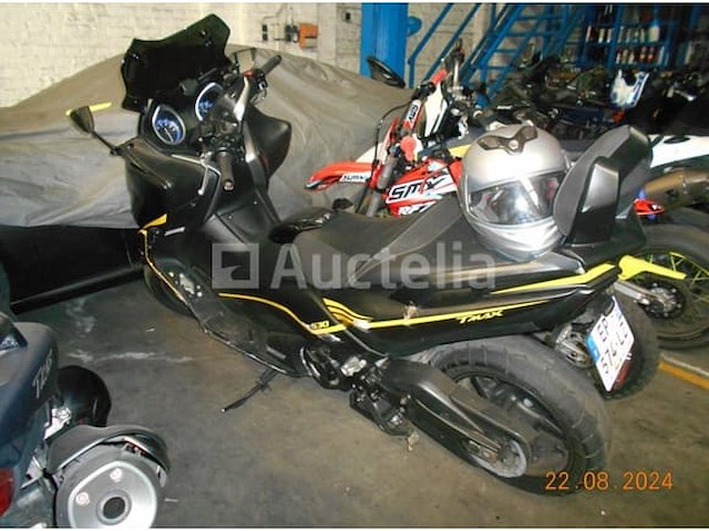 Motorfiets - scooter - 2 wielen - yamaha - xp530 - afbeelding 3 van  6