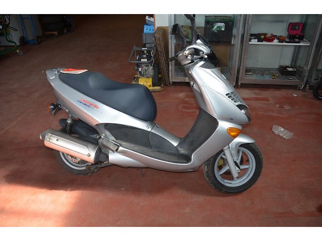 Motorfiets aprilia leonardo 125, type: mb00, chassisnummer: zd4mb0000ws119204 met inschrijvingsbewijs, gelijkvormigheidsattest en 1 sleutel - afbeelding 4 van  22