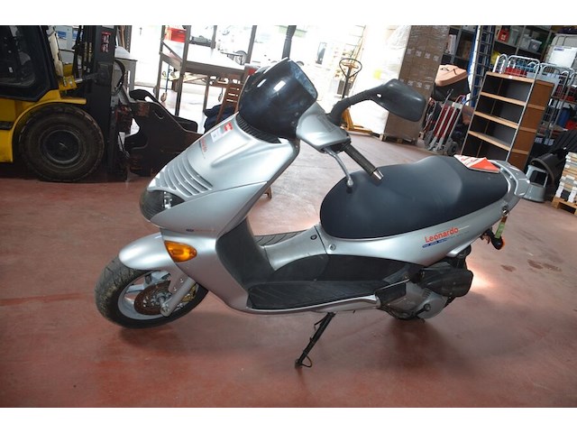Motorfiets aprilia leonardo 125, type: mb00, chassisnummer: zd4mb0000ws119204 met inschrijvingsbewijs, gelijkvormigheidsattest en 1 sleutel - afbeelding 13 van  22