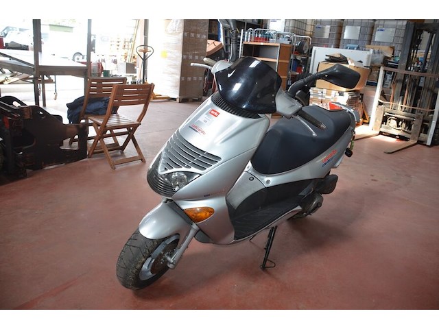 Motorfiets aprilia leonardo 125, type: mb00, chassisnummer: zd4mb0000ws119204 met inschrijvingsbewijs, gelijkvormigheidsattest en 1 sleutel - afbeelding 14 van  22