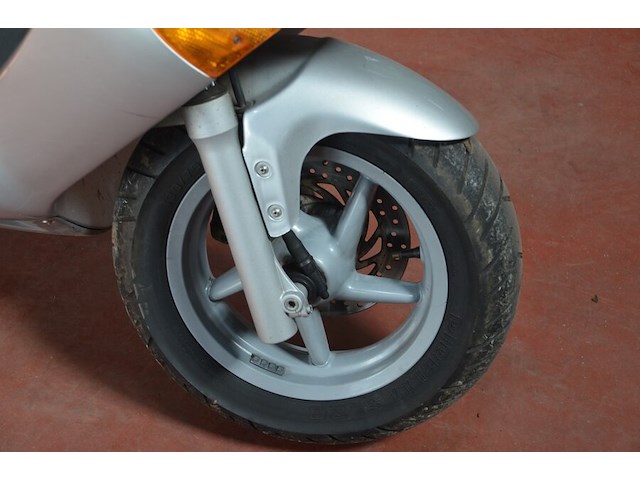Motorfiets aprilia leonardo 125, type: mb00, chassisnummer: zd4mb0000ws119204 met inschrijvingsbewijs, gelijkvormigheidsattest en 1 sleutel - afbeelding 15 van  22