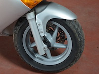 Motorfiets aprilia leonardo 125, type: mb00, chassisnummer: zd4mb0000ws119204 met inschrijvingsbewijs, gelijkvormigheidsattest en 1 sleutel - afbeelding 15 van  22