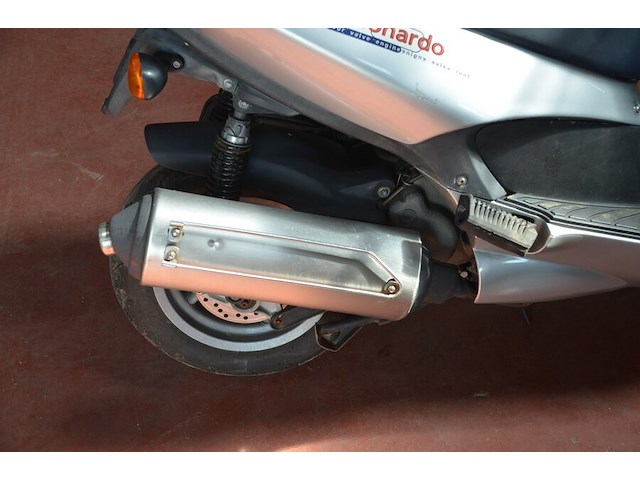 Motorfiets aprilia leonardo 125, type: mb00, chassisnummer: zd4mb0000ws119204 met inschrijvingsbewijs, gelijkvormigheidsattest en 1 sleutel - afbeelding 12 van  22