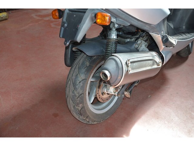 Motorfiets aprilia leonardo 125, type: mb00, chassisnummer: zd4mb0000ws119204 met inschrijvingsbewijs, gelijkvormigheidsattest en 1 sleutel - afbeelding 16 van  22