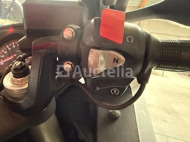 Motorfiets honda vfr 1200 (2011 - jh2 sc6 3d8 bk 100 038) - afbeelding 3 van  19
