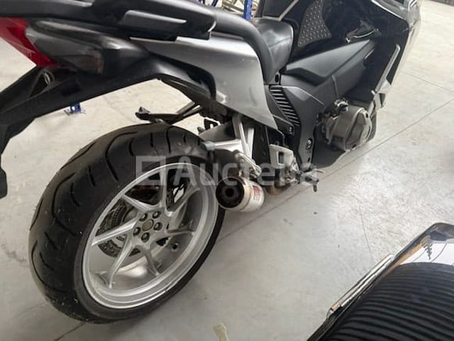 Motorfiets honda vfr 1200 (2011 - jh2 sc6 3d8 bk 100 038) - afbeelding 5 van  19