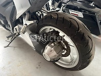Motorfiets honda vfr 1200 (2011 - jh2 sc6 3d8 bk 100 038) - afbeelding 17 van  19