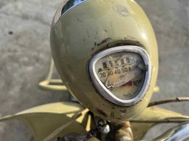 Motorfiets motobécane oud – verzamelvoertuig – start - afbeelding 5 van  5