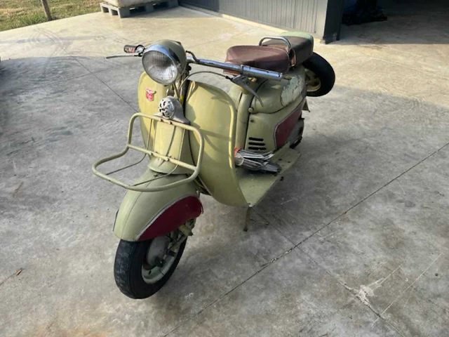 Motorfiets motobécane oud – verzamelvoertuig – start - afbeelding 1 van  5