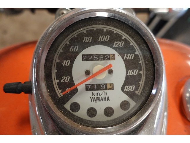 Motorfiets yamaha - afbeelding 13 van  16