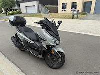 Motorfiets - afbeelding 1 van  12