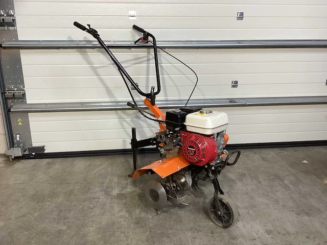 Motorgrondfrees / tuinfrees met honda gx160 motor - afbeelding 1 van  8