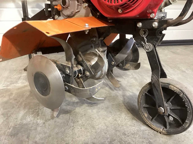 Motorgrondfrees / tuinfrees met honda gx160 motor - afbeelding 5 van  8