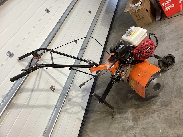 Motorgrondfrees / tuinfrees met honda gx160 motor - afbeelding 6 van  8