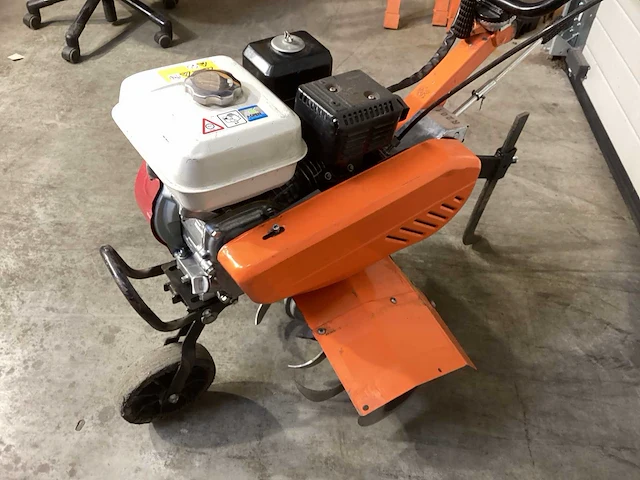 Motorgrondfrees / tuinfrees met honda gx160 motor - afbeelding 6 van  8