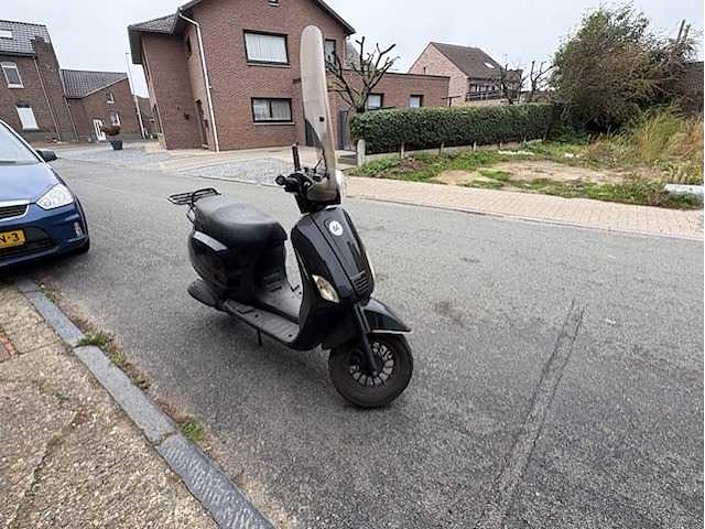 Motorised scooter - afbeelding 3 van  10