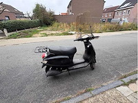 Motorised scooter - afbeelding 5 van  10