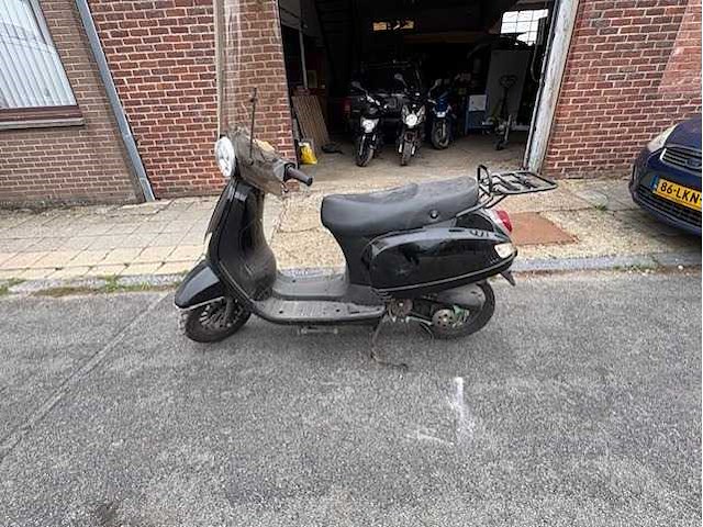 Motorised scooter - afbeelding 4 van  10