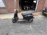 Motorised scooter - afbeelding 9 van  10
