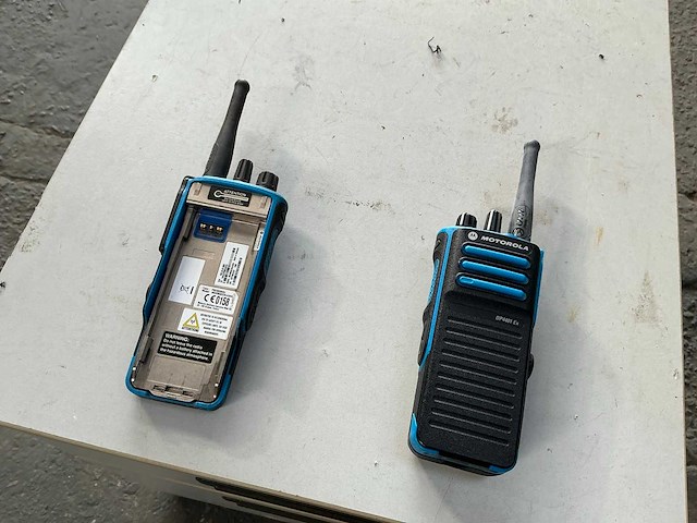 Motorola dp4401 ex walkie-talkie (13x) - afbeelding 1 van  5