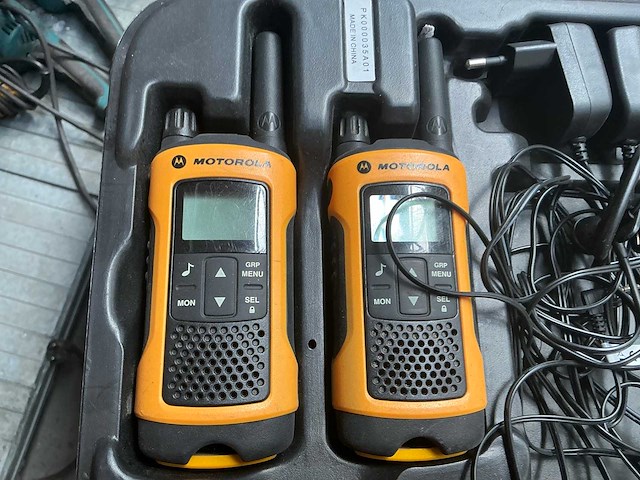 Motorola walkie-talkie set - afbeelding 2 van  8