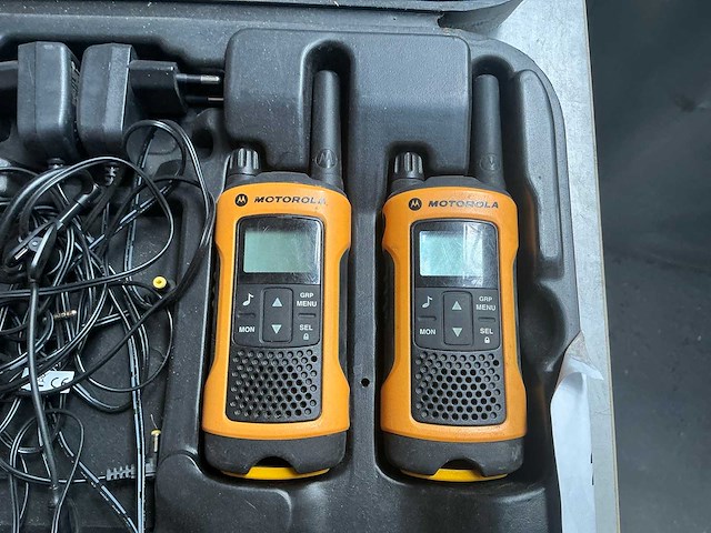 Motorola walkie-talkie set - afbeelding 3 van  8
