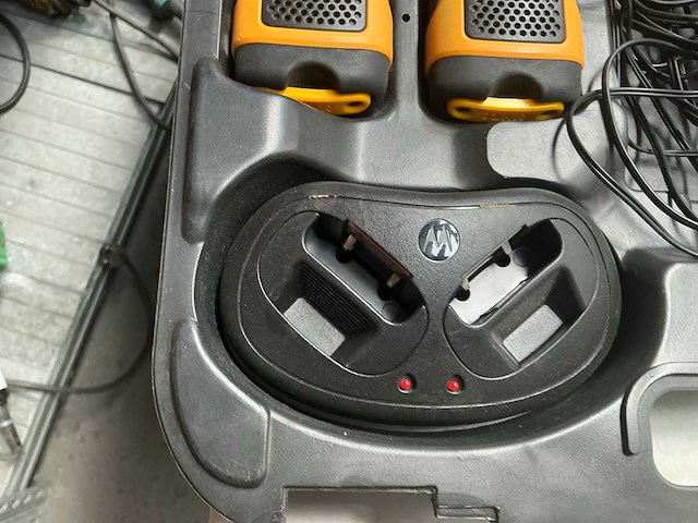Motorola walkie-talkie set - afbeelding 5 van  8