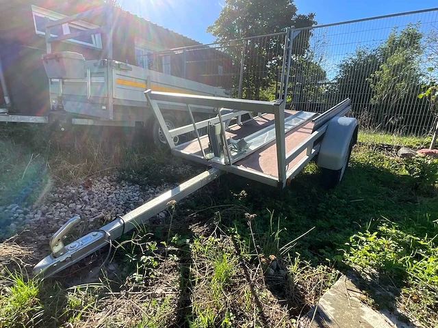 Motorrijer oplegger wagenoplegger - afbeelding 2 van  4