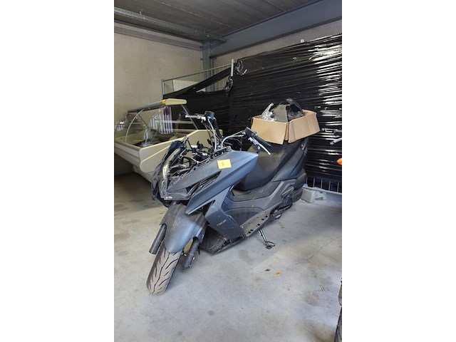 Motorscooter kymco - afbeelding 1 van  10