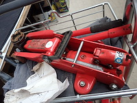 Motorstand en giraf en 2 karren (niet kompleet) - afbeelding 2 van  3