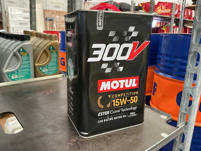 Motul 300v,inhoud 5 liter 15w50 vol synthetische racing motor olie - afbeelding 1 van  1