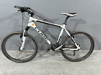 Mountainbike cube attention