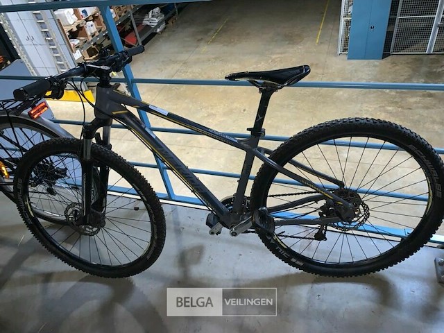Mountainbike, merk merida, 10 versnellingen - afbeelding 1 van  3