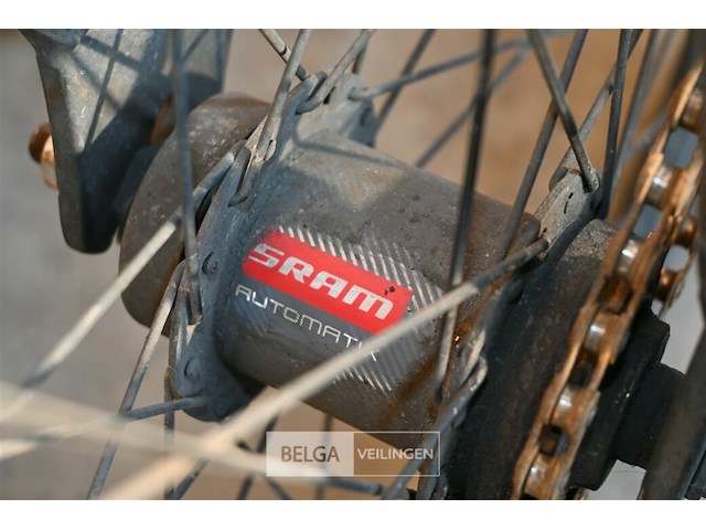 Mountainbike - afbeelding 3 van  3