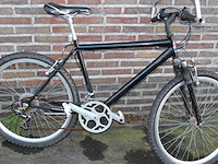 Mountainbike - afbeelding 1 van  3