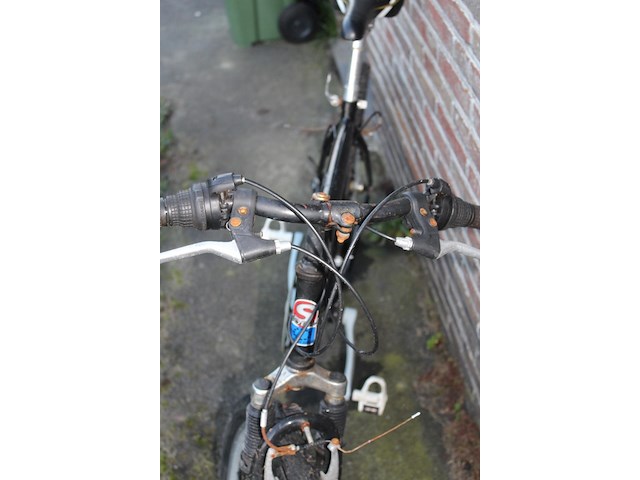 Mountainbike - afbeelding 3 van  3