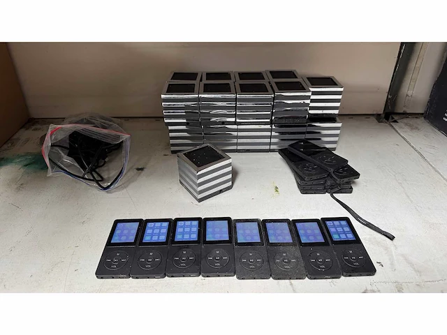 Mp3-speler en audioluidspreker bundel (37x) - afbeelding 1 van  5