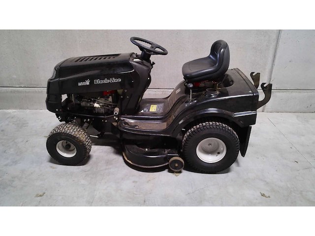 Mtd - ride on lawn mower - afbeelding 1 van  4