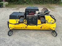 Mts 2001 met benzine motor briggs & stratton onkruidborstel - heftruck - afbeelding 2 van  3